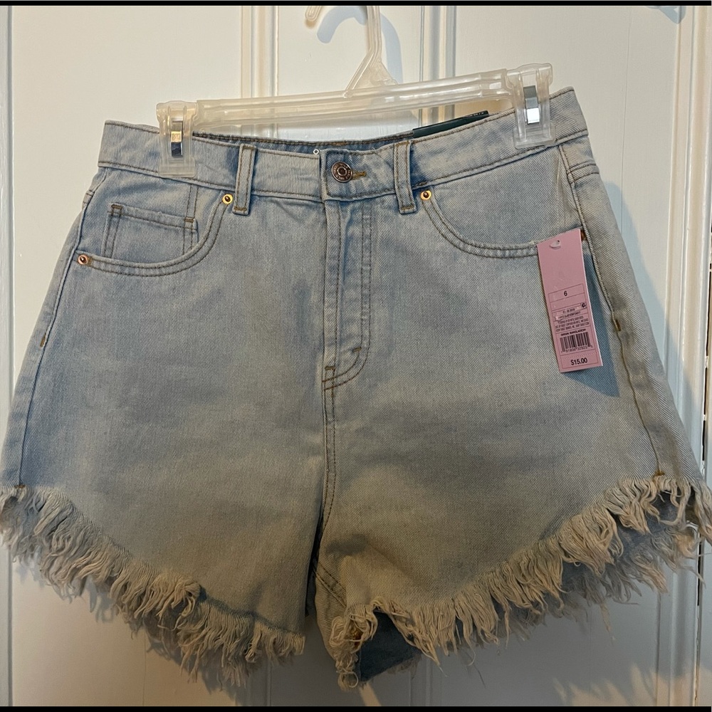 NWT high waisted jean shorts size 6